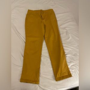 Yellow gap for good size 6 women’s pants girlfriend khaki fit